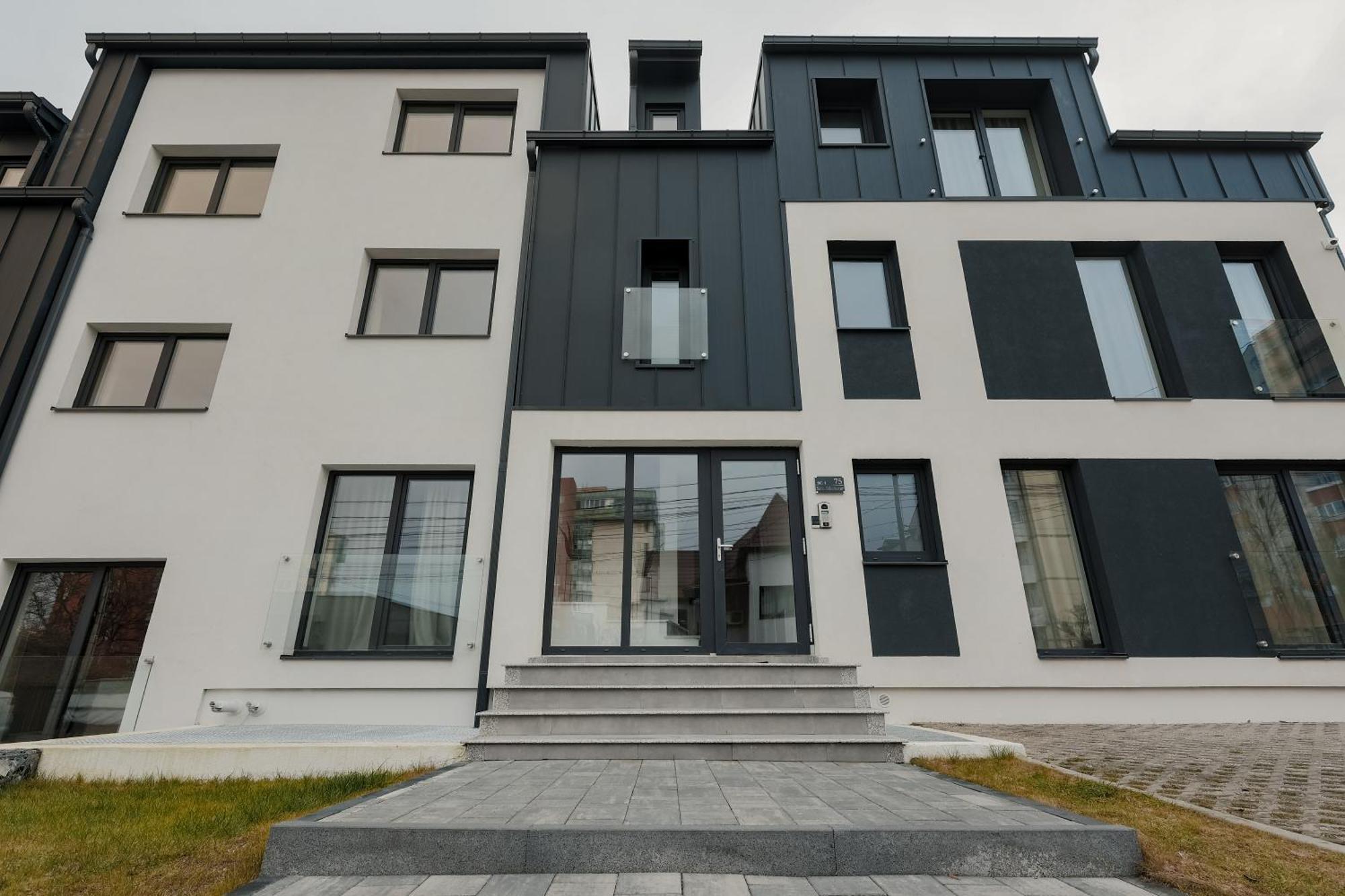 Aparthotel Nest Inn Meteor Клуж-Напока Экстерьер фото